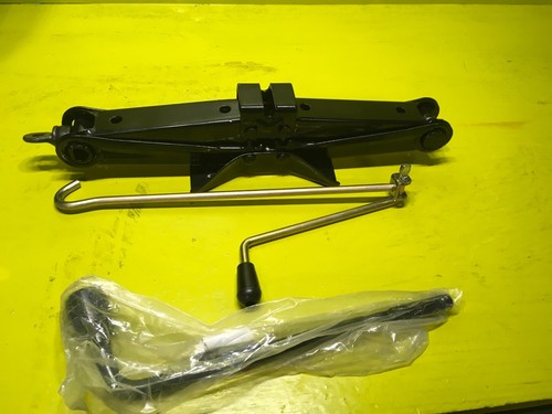 Jack assembly with - with, handle